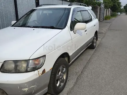 Nissan R'nessa 1998 года за 1 500 000 тг. в Алматы – фото 2