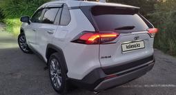 Toyota RAV4 2019 годаүшін16 250 000 тг. в Уральск – фото 2