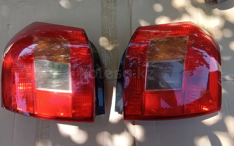 Задние фонари на Toyota Corolla. Хэчбэк. за 1 200 тг. в Шымкент