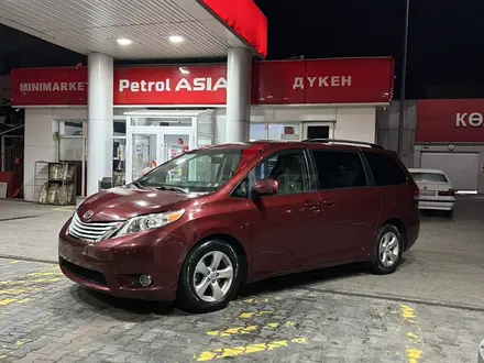 Toyota Sienna 2017 года за 11 000 000 тг. в Алматы