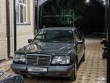 Mercedes-Benz E 220 1993 года за 2 300 000 тг. в Туркестан