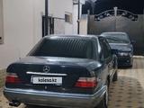 Mercedes-Benz E 220 1993 года за 2 300 000 тг. в Туркестан – фото 4