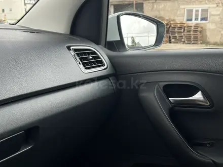 Volkswagen Polo 2018 года за 5 800 000 тг. в Актобе – фото 19