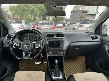 Volkswagen Polo 2018 года за 5 800 000 тг. в Актобе – фото 9