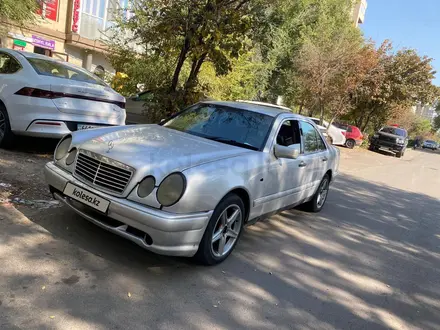 Mercedes-Benz E 230 1996 года за 2 000 000 тг. в Алматы