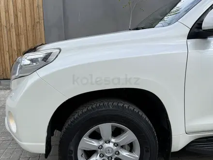 Toyota Land Cruiser Prado 2016 года за 18 400 000 тг. в Актобе – фото 14