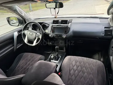 Toyota Land Cruiser Prado 2016 года за 18 400 000 тг. в Актобе – фото 21