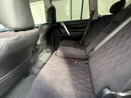Toyota Land Cruiser Prado 2016 года за 18 400 000 тг. в Актобе – фото 24