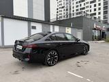 BMW 550 2025 года за 50 000 000 тг. в Астана – фото 3