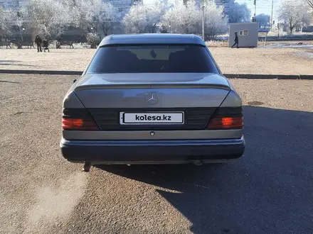 Mercedes-Benz E 200 1993 года за 2 300 000 тг. в Сатпаев – фото 5