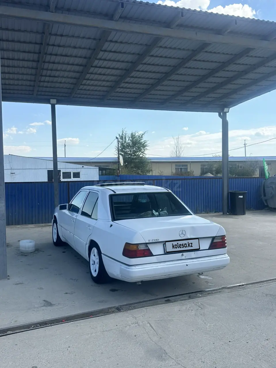 Mercedes-Benz E-Class, 1989