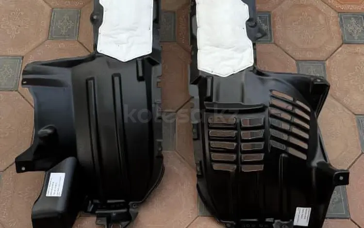 Подкрылки на Lexus LX 570 Land Cruiser 200 за 18 000 тг. в Актау