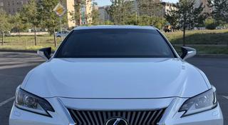 Lexus ES 250 2020 года за 19 000 000 тг. в Астана