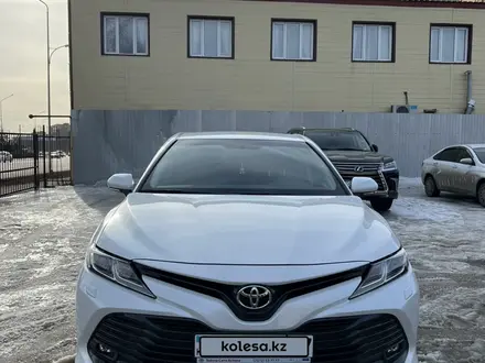 Toyota Camry 2021 года за 15 200 000 тг. в Уральск
