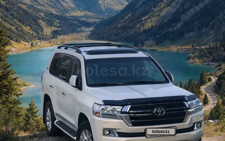 Toyota Land Cruiser 2019 года за 44 000 000 тг. в Астана