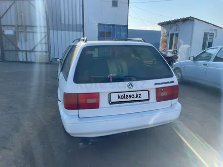 Volkswagen Passat 1995 года за 1 500 000 тг. в Уральск – фото 3