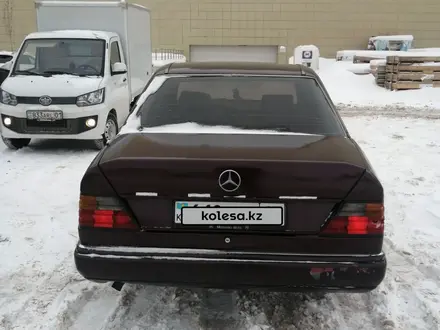 Mercedes-Benz E 200 1992 года за 950 000 тг. в Астана – фото 4