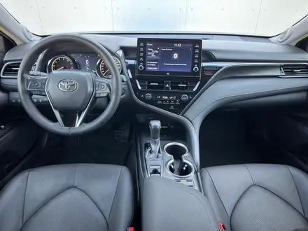 Toyota Camry Luxe 2023 года за 18 190 000 тг. в Кокшетау – фото 16
