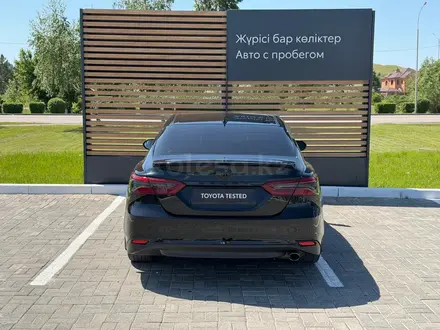 Toyota Camry Luxe 2023 года за 18 190 000 тг. в Кокшетау – фото 4