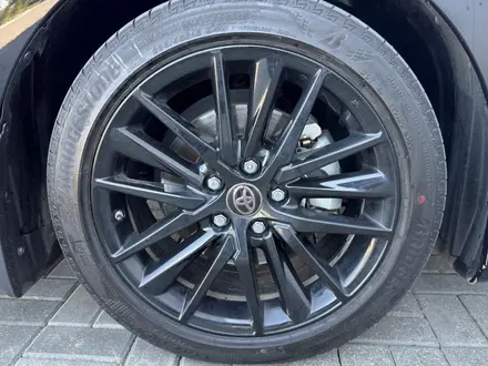 Toyota Camry Luxe 2023 года за 18 190 000 тг. в Кокшетау – фото 10