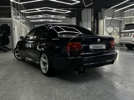BMW 528 1998 года за 3 000 000 тг. в Семей – фото 9