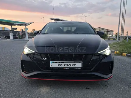 Hyundai Elantra 2022 года за 9 999 000 тг. в Шымкент
