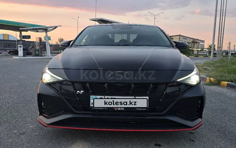 Hyundai Elantra 2022 года за 9 999 000 тг. в Шымкент
