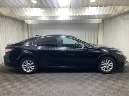 Toyota Camry 2020 года за 10 700 000 тг. в Алматы – фото 17