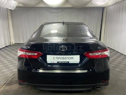 Toyota Camry 2020 года за 10 700 000 тг. в Алматы – фото 4