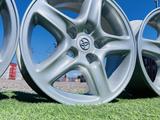 R 16 TOYOTA. Ширина 7j et 35. Серебро. за 125 000 тг. в Алматы – фото 5