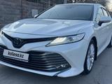 Toyota Camry 2021 годаүшін15 700 000 тг. в Алматы – фото 2