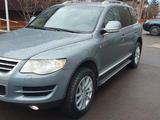 Volkswagen Touareg 2008 года за 8 300 000 тг. в Астана – фото 3