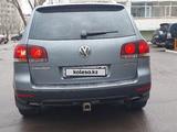 Volkswagen Touareg 2008 года за 8 300 000 тг. в Астана – фото 4