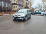 Volkswagen Touareg 2008 года за 8 300 000 тг. в Астана – фото 5