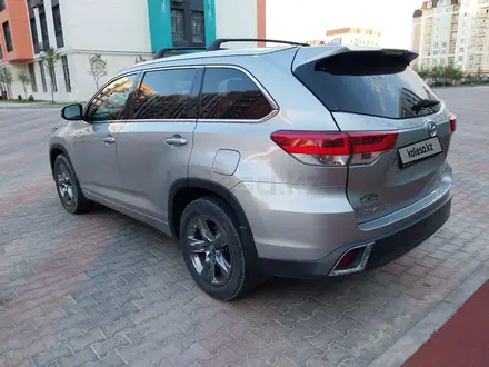 Toyota Highlander 2018 года за 19 000 000 тг. в Актау – фото 5