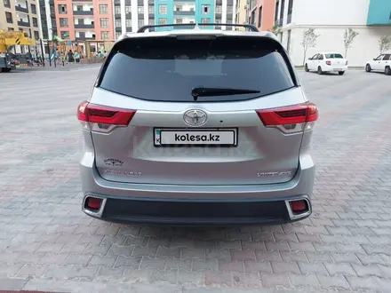 Toyota Highlander 2018 года за 19 000 000 тг. в Актау – фото 6