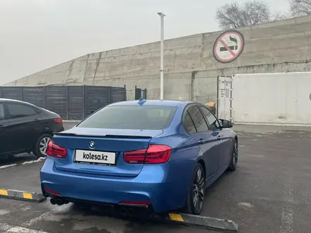 BMW 318 2017 года за 10 200 000 тг. в Алматы – фото 2