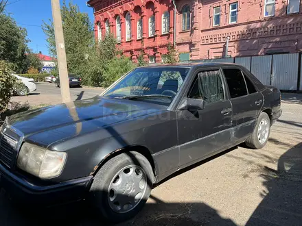 Mercedes-Benz E 220 1991 годаүшін1 000 000 тг. в Уральск – фото 4