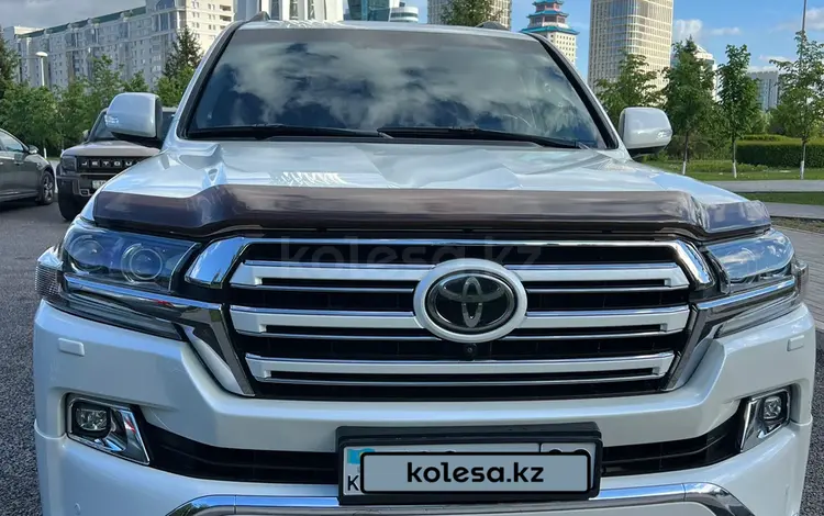 Toyota Land Cruiser 2017 года за 37 000 000 тг. в Астана