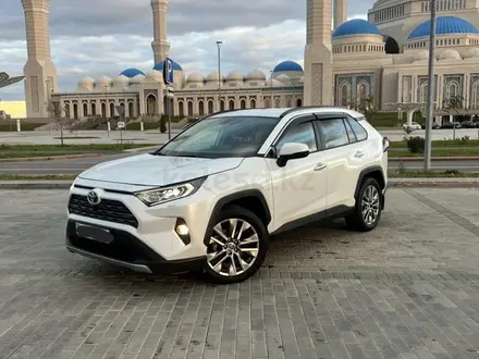 Toyota RAV4 2020 года за 13 500 000 тг. в Астана