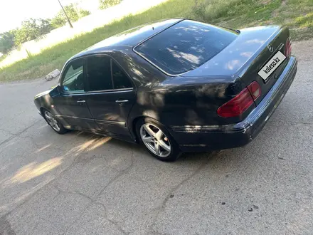 Mercedes-Benz E 280 1997 года за 1 790 000 тг. в Алматы – фото 4