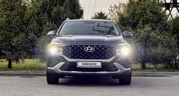 Hyundai Santa Fe 2021 годаfor17 500 000 тг. в Алматы