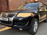 Volkswagen Touareg 2008 годаүшін7 500 000 тг. в Астана – фото 2