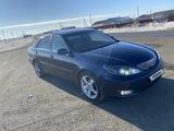 Toyota Camry 2004 года за 2 700 000 тг. в Кульсары – фото 4