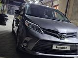 Toyota Sienna 2015 года за 14 699 000 тг. в Шымкент – фото 3