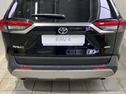 Toyota RAV4 Luxe+ 2023 года за 23 450 000 тг. в Актобе – фото 11