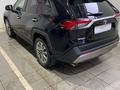 Toyota RAV4 Luxe+ 2023 годаүшін23 450 000 тг. в Актобе – фото 9