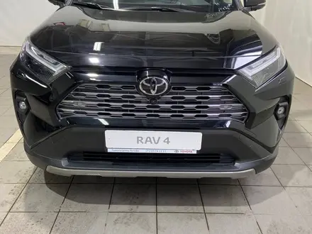 Toyota RAV4 Luxe+ 2023 года за 23 450 000 тг. в Актобе – фото 2