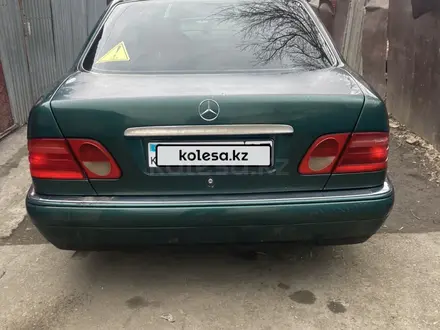 Mercedes-Benz E 230 1995 года за 2 400 000 тг. в Кокшетау – фото 2