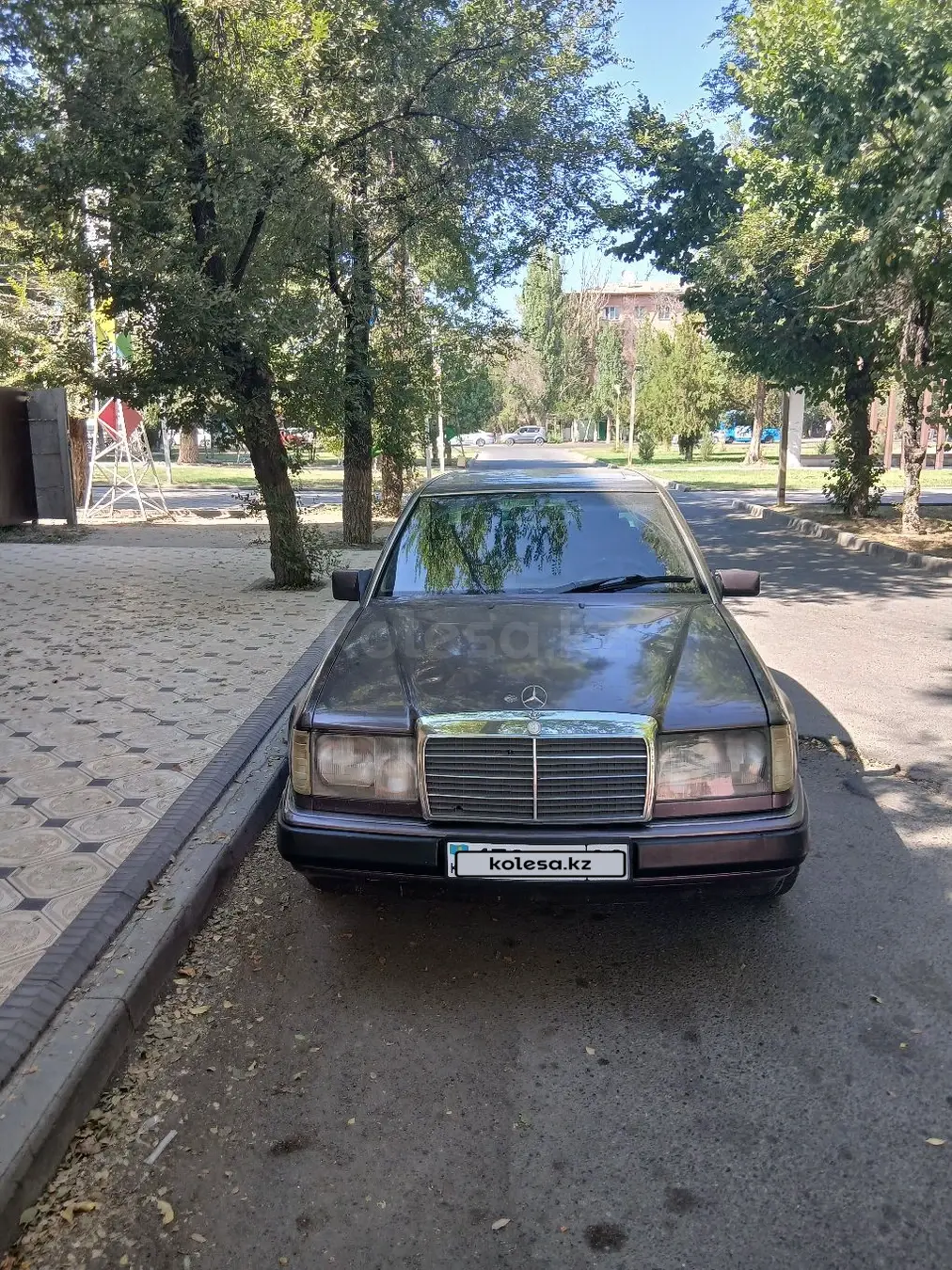 Mercedes-Benz E-Class, 1993